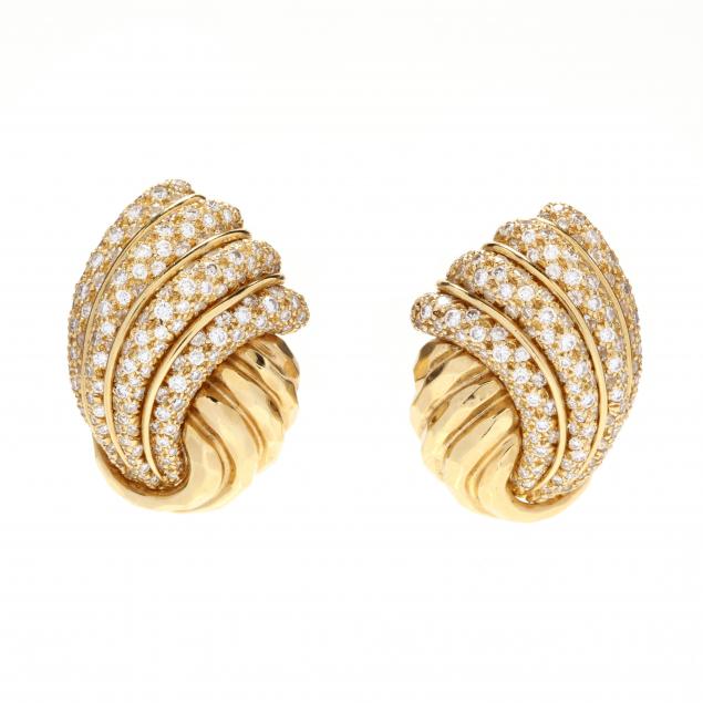 18kt-gold-and-diamond-earrings-henry-dunay