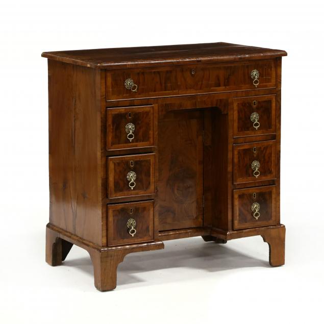 george-ii-kneehole-desk