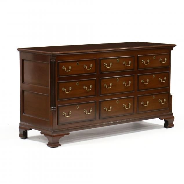 kittinger-colonial-williamsburg-welsh-style-mahogany-dresser