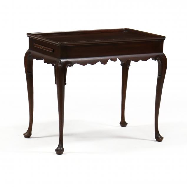 henkel-harris-queen-anne-style-mahogany-tea-table