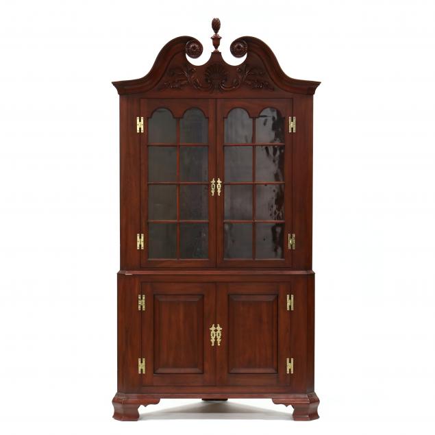 henkel-harris-chippendale-style-carved-mahogany-corner-cupboard