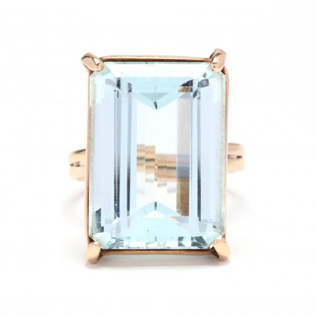 gold-and-aquamarine-ring