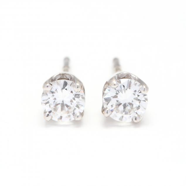 18kt-white-gold-and-diamond-stud-earrings-hearts-on-fire