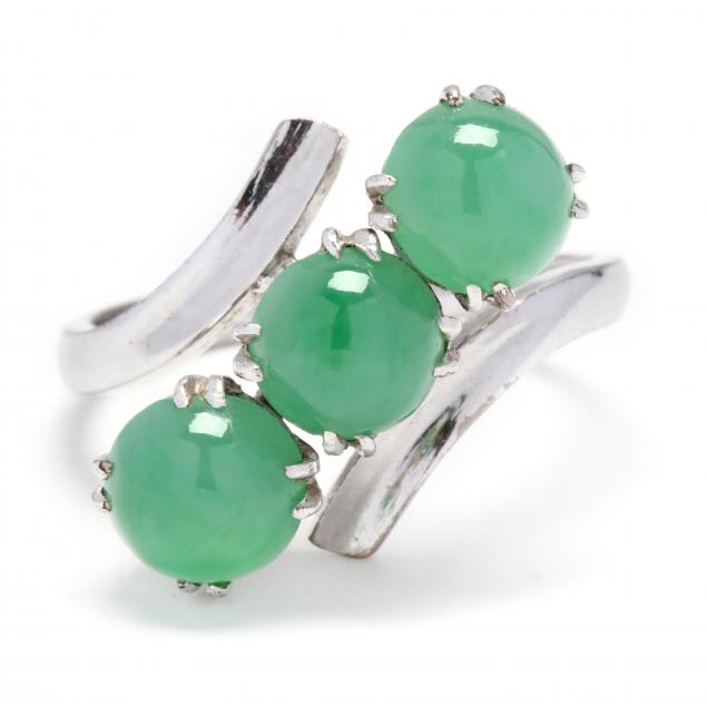 white-gold-and-jade-ring