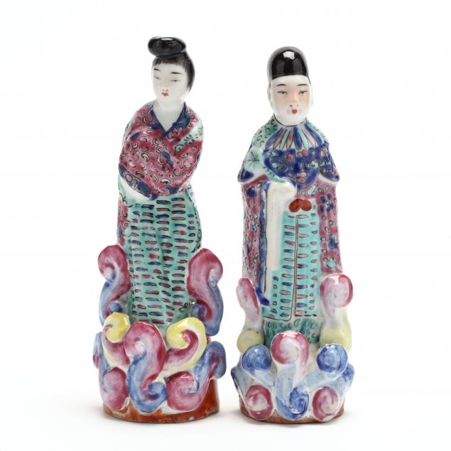 a-pair-of-chinese-famille-rose-porcelain-figures