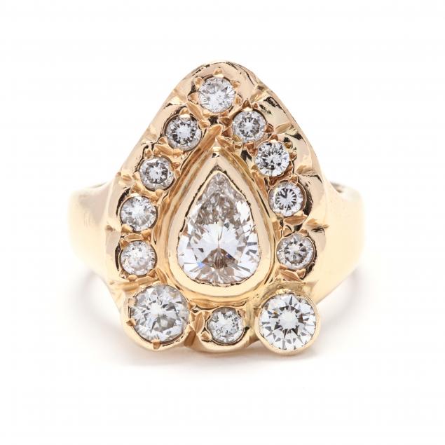 gold-and-diamond-ring