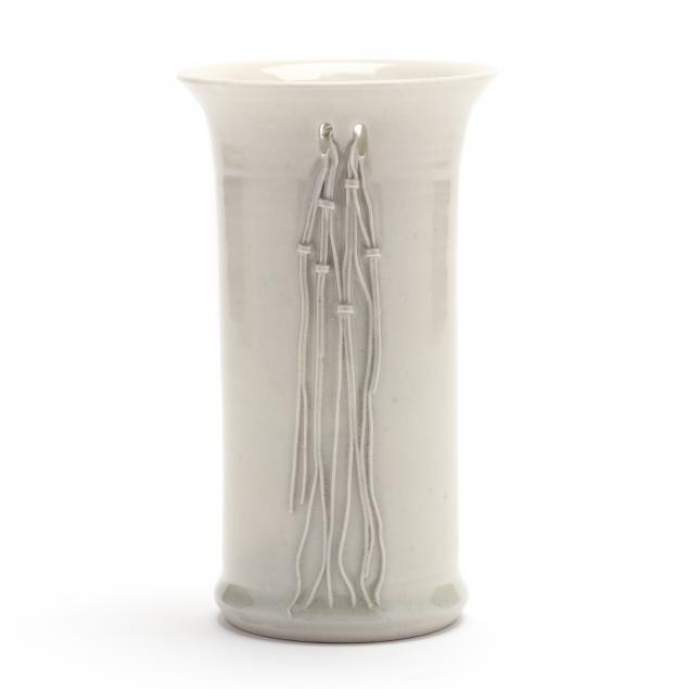 carole-aoki-american-modernist-vase