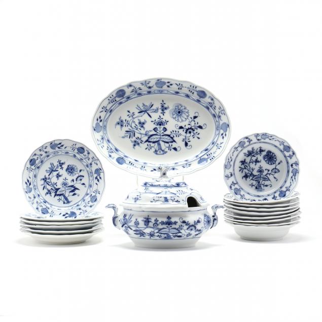 a-partial-set-of-meissen-blue-onion-china-17-pieces