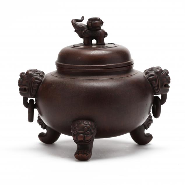 a-chinese-earthenware-censer-with-cover