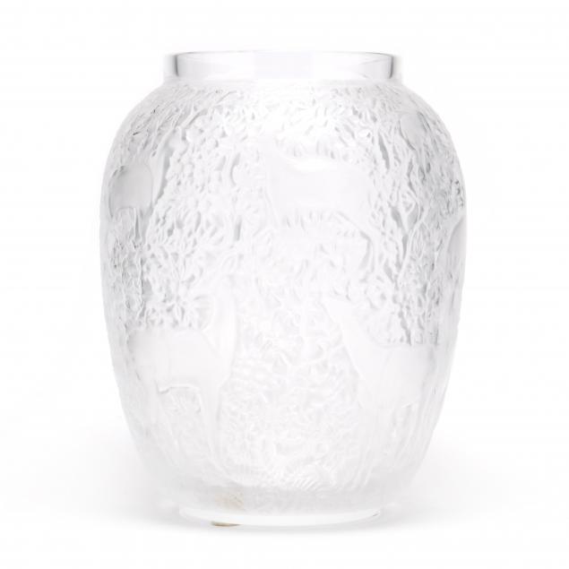 lalique-i-biches-i-crystal-vase-in-clear