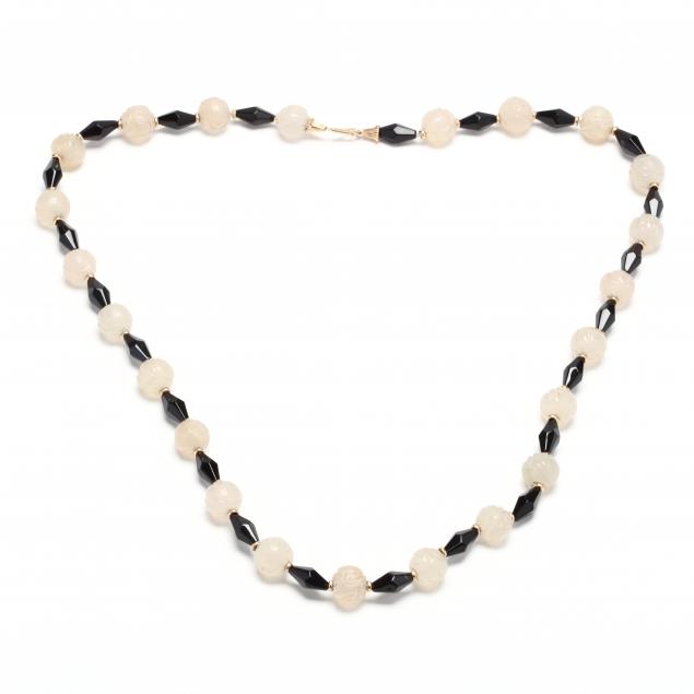 chalcedony-and-onyx-bead-necklace