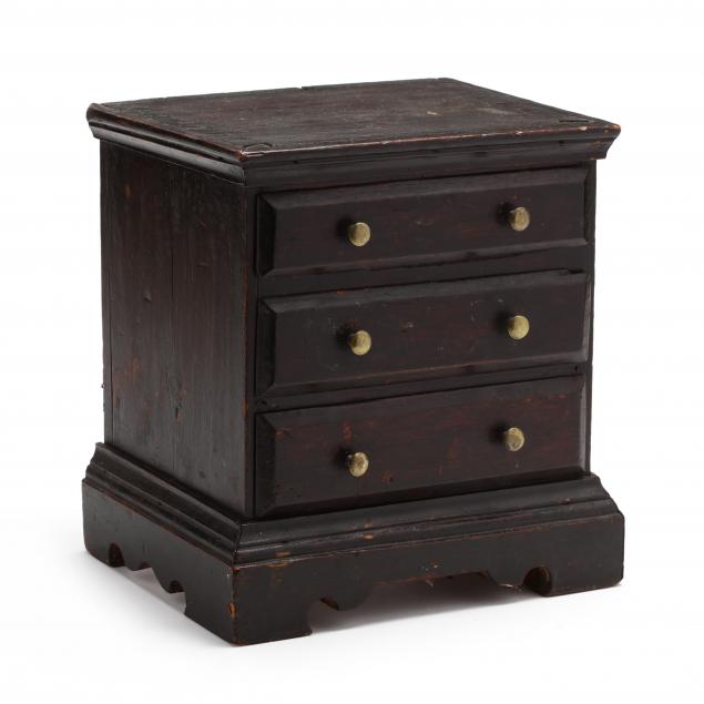 american-folky-painted-pine-miniature-chest-of-drawers