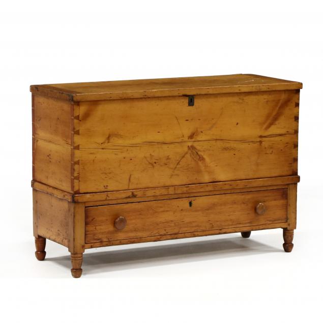 american-sheraton-pine-blanket-chest