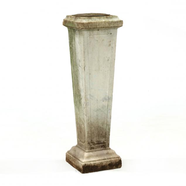 sundial-on-antique-marble-pedestal-chinqua-penn