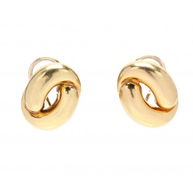 pair-of-18kt-gold-earrings