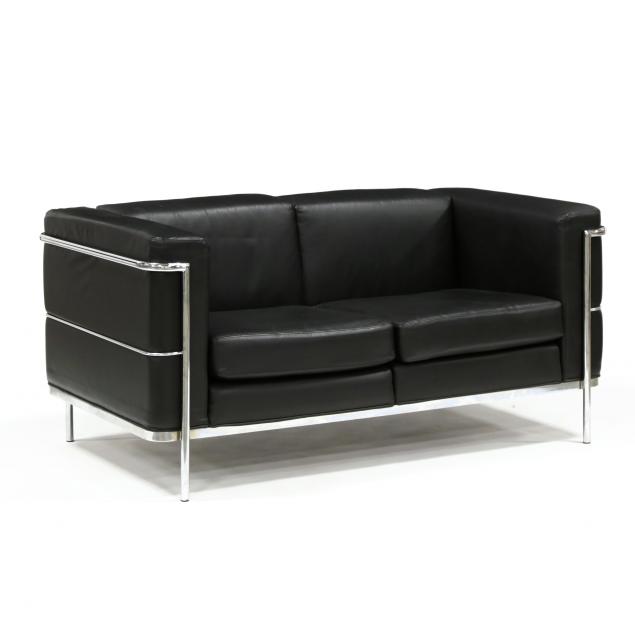 lc2-black-leather-sofa