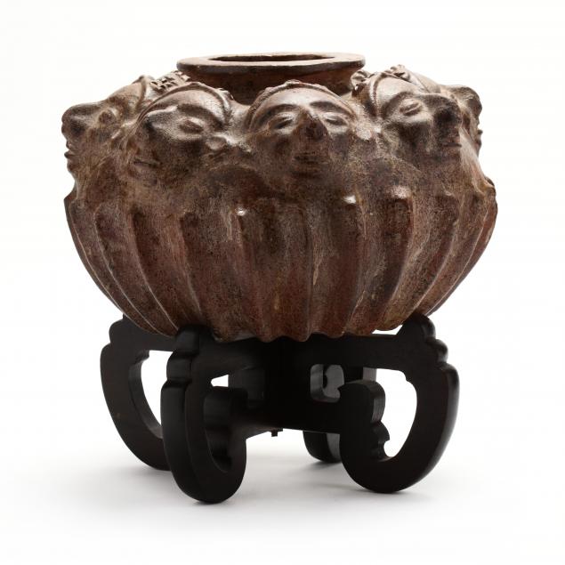 pre-columbian-style-fantasy-ceramic-pot