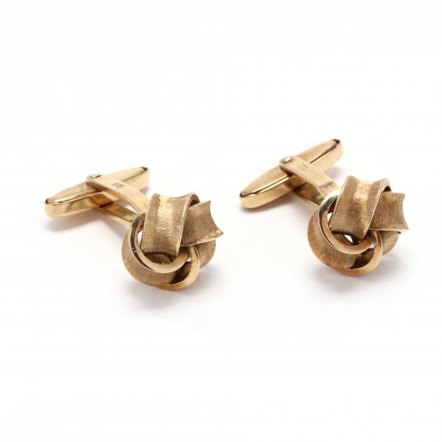 pair-of-14kt-gold-cufflinks