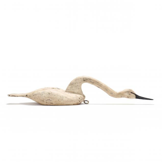 ronnie-wade-nc-b-1943-an-unusual-large-hissing-swan-decoy