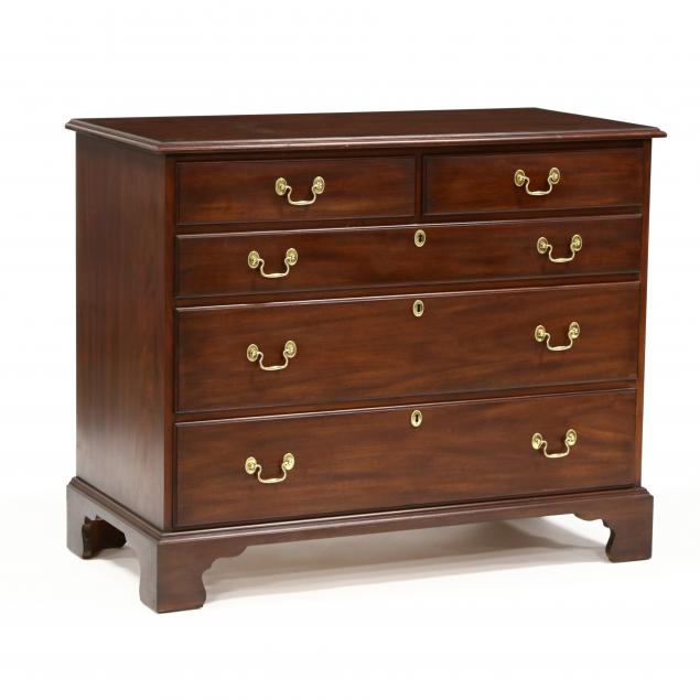 henkel-harris-chippendale-style-mahogany-bachelor-s-chest