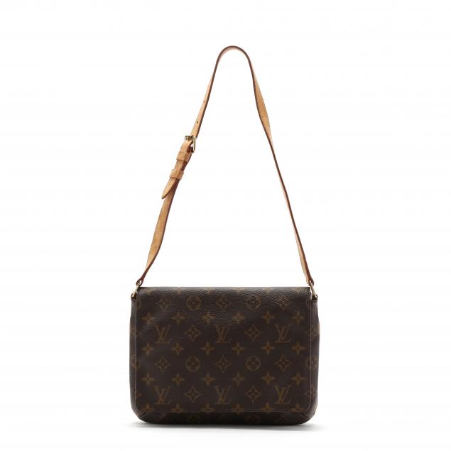 flap-shoulder-bag-i-musette-tango-i-louis-vuitton