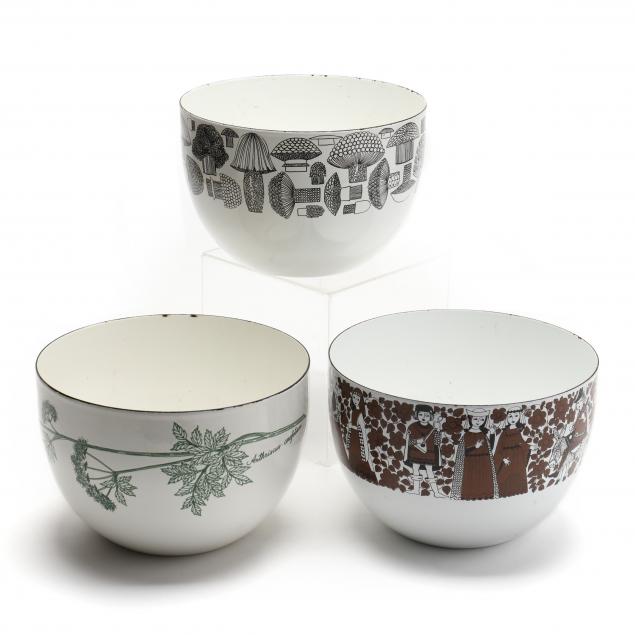 three-scandinavian-midcentury-enamel-bowls-by-kaj-frank