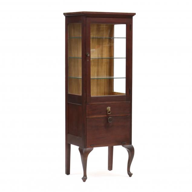 vintage-queen-anne-style-mahogany-display-cabinet
