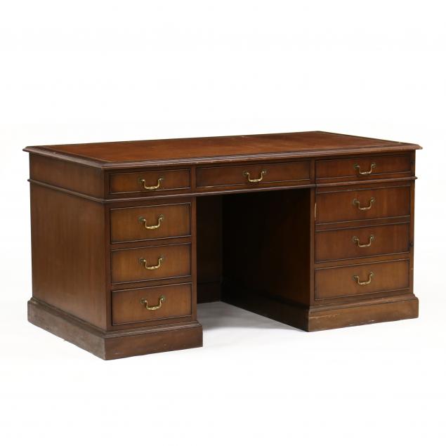 kittinger-georgian-style-mahogany-executive-desk
