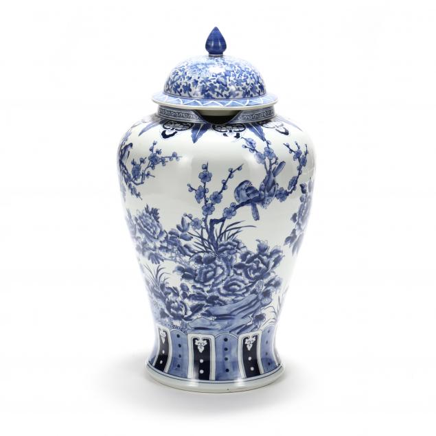 large-decorative-chinese-blue-and-white-lidded-floor-urn