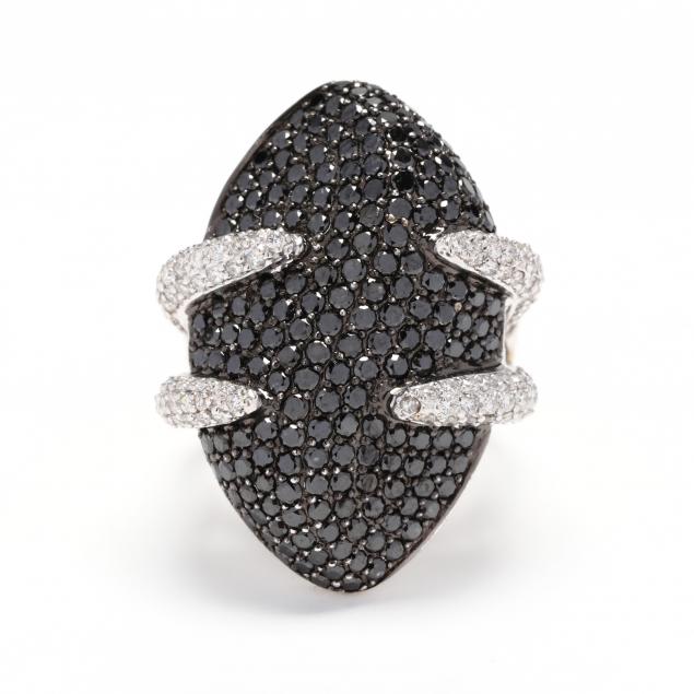 18kt-white-gold-black-diamond-and-diamond-ring