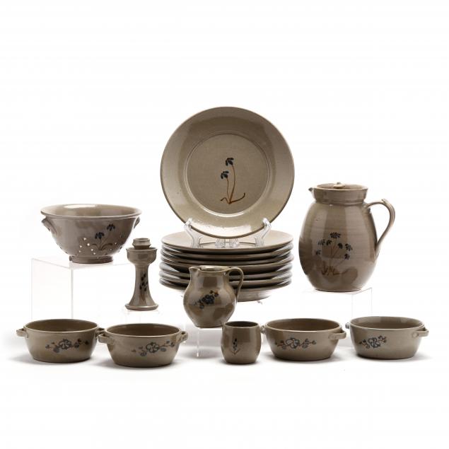 jugtown-pottery-dinnerware-of-twenty-two-pieces