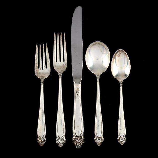 international-i-joy-i-sterling-silver-flatware-service