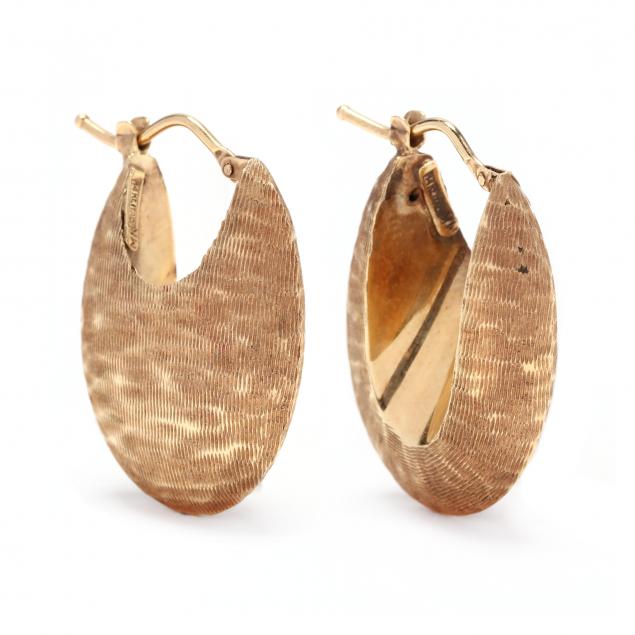pair-of-14kt-gold-earrings