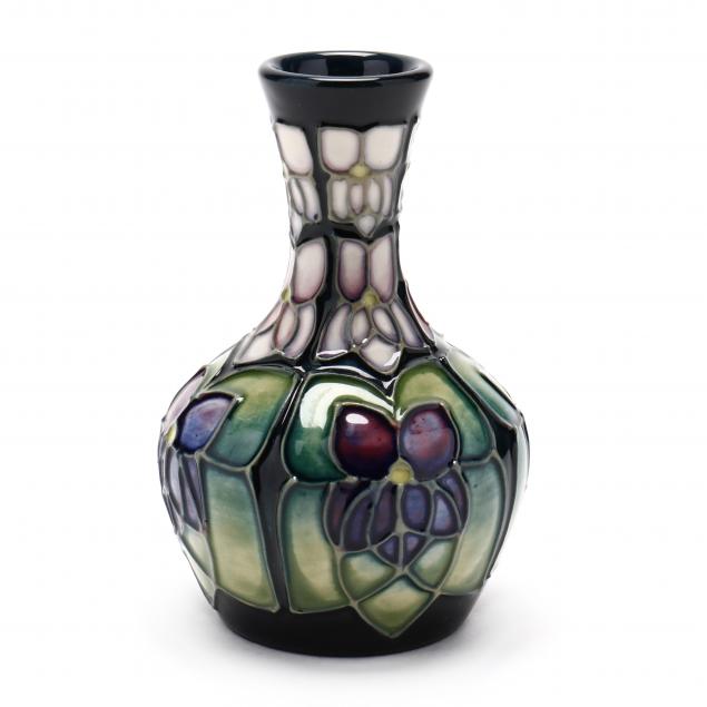 moorcroft-cabinet-vase