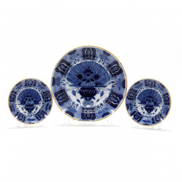 assembled-group-of-three-dutch-delft-peacock-feather-plates-i-de-klauw-i