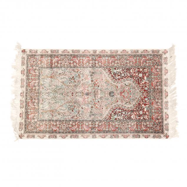 silk-prayer-rug