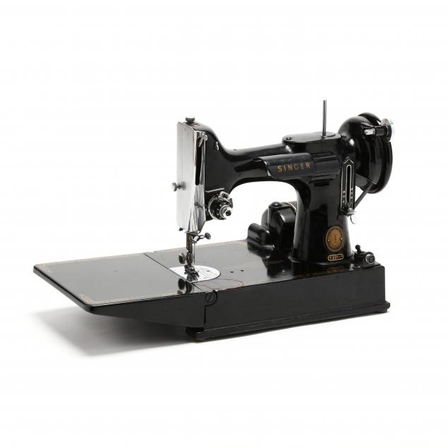 vintage-singer-featherweight-221-sewing-machine