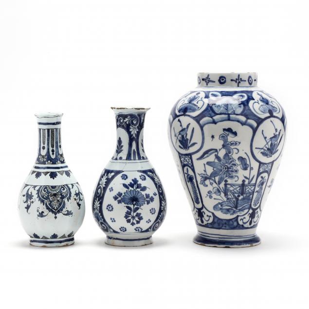three-delft-vases