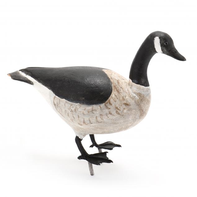 miniature-canada-goose-with-metal-feet