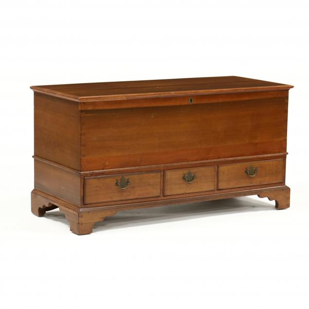 american-chippendale-pine-blanket-chest