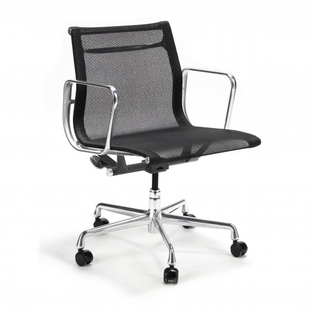 charles-and-ray-eames-office-chair