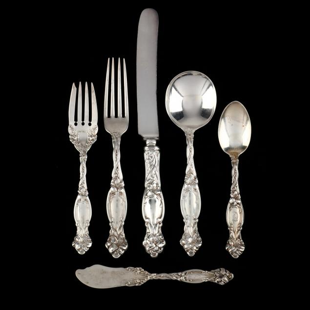 international-i-frontenac-i-sterling-silver-flatware-set