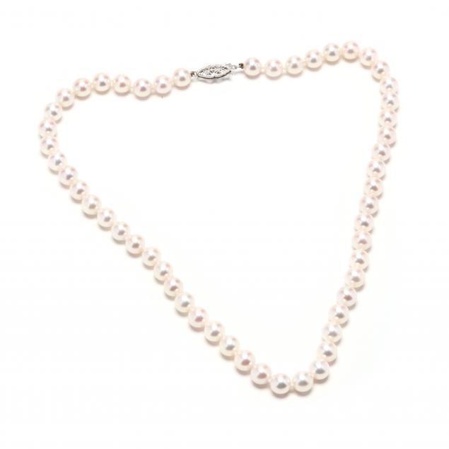 single-strand-pearl-necklace-with-14kt-white-gold-clasp