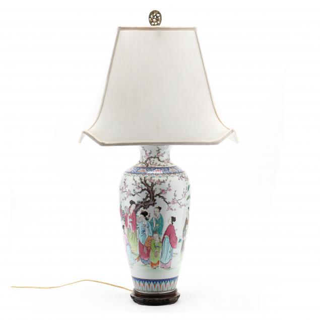 a-chinese-porcelain-famille-rose-vase-table-lamp