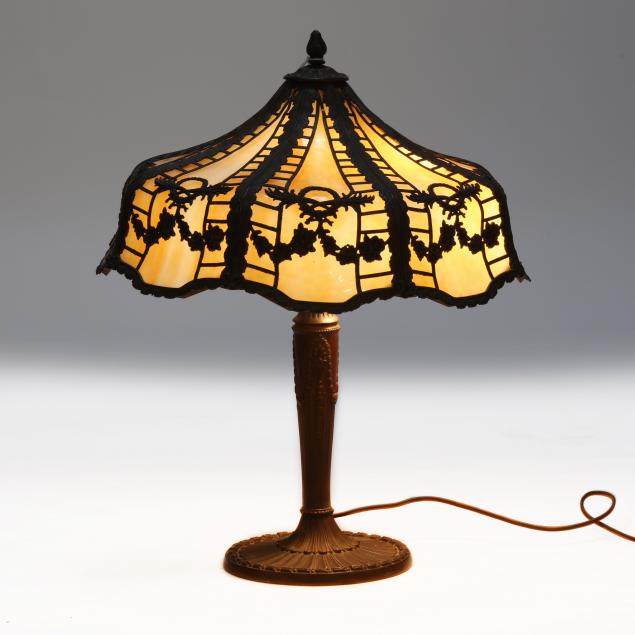 vintage-overlay-slag-glass-table-lamp