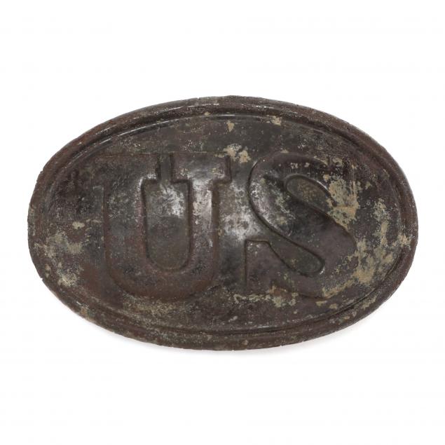 us-oval-belt-plate-with-puppy-paw-stud-hooks-recovered-in-mississippi