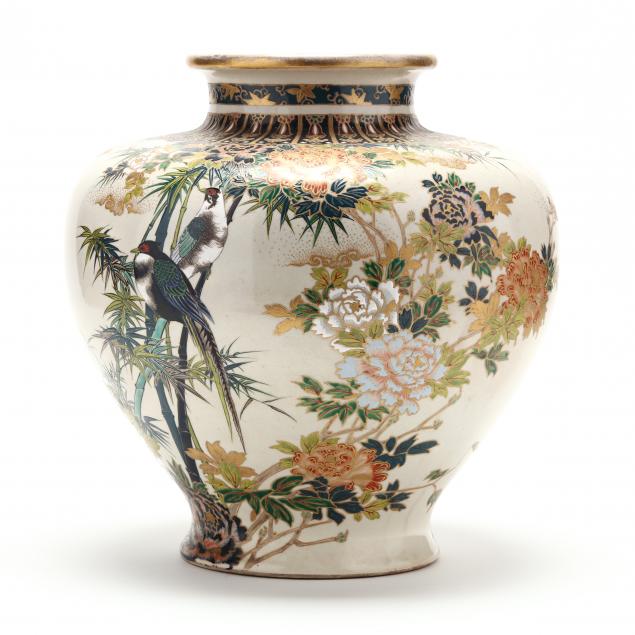 a-large-japanese-satsuma-vase-by-chikusai