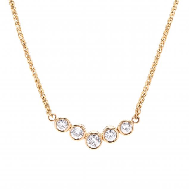 gold-and-diamond-necklace