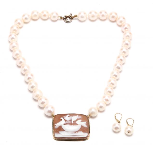 pearl-and-cameo-necklace-and-pearl-earrings