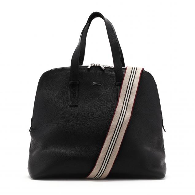 textured-leather-banner-tote-bag-burberry